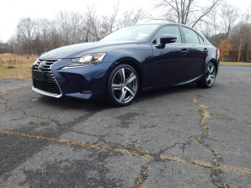2017 Lexus IS 300's photo