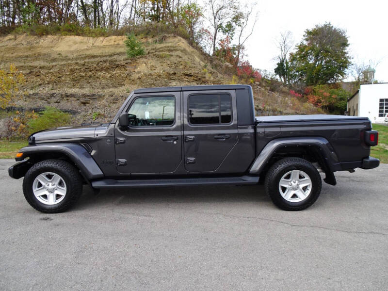 2022 Jeep Gladiator Sport S's photo