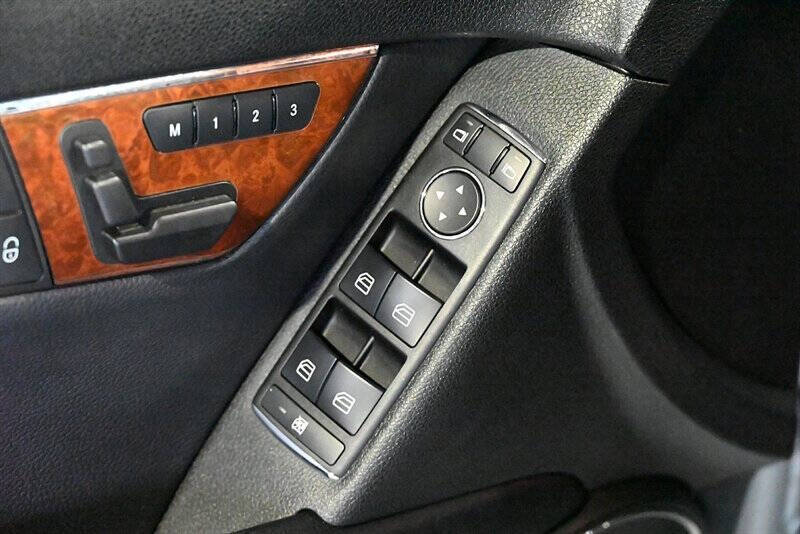 2009 Mercedes-Benz C-Class 40