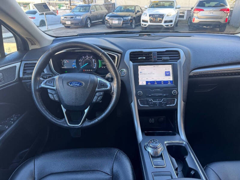 2019 Ford Fusion SEL