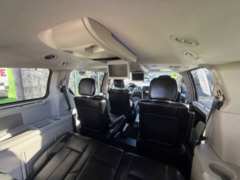 2014 Chrysler Town and Country Limited