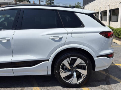 2025 Audi Q6 e-tron quattro Premium Plus