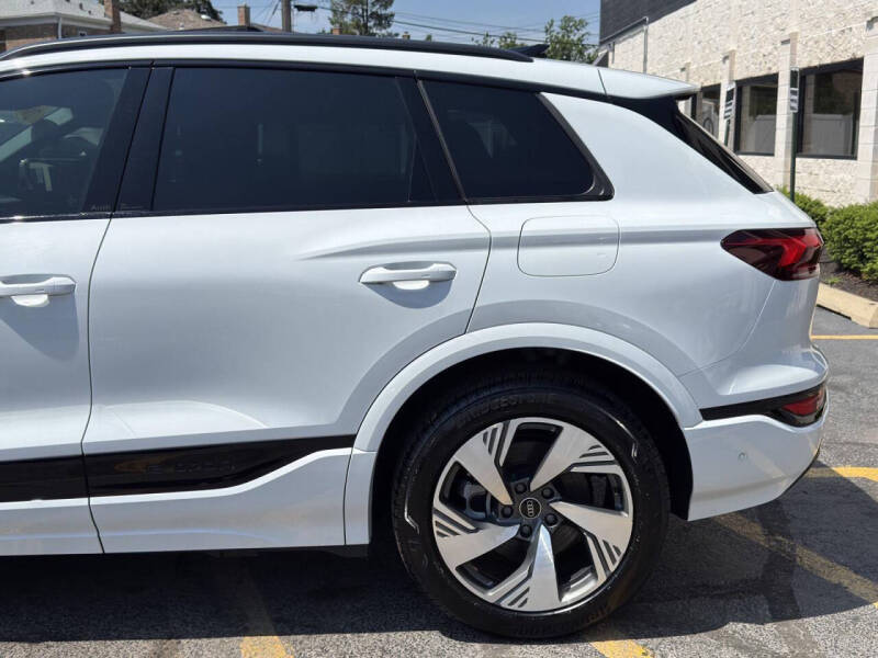 2025 Audi Q6 e-tron quattro Premium Plus
