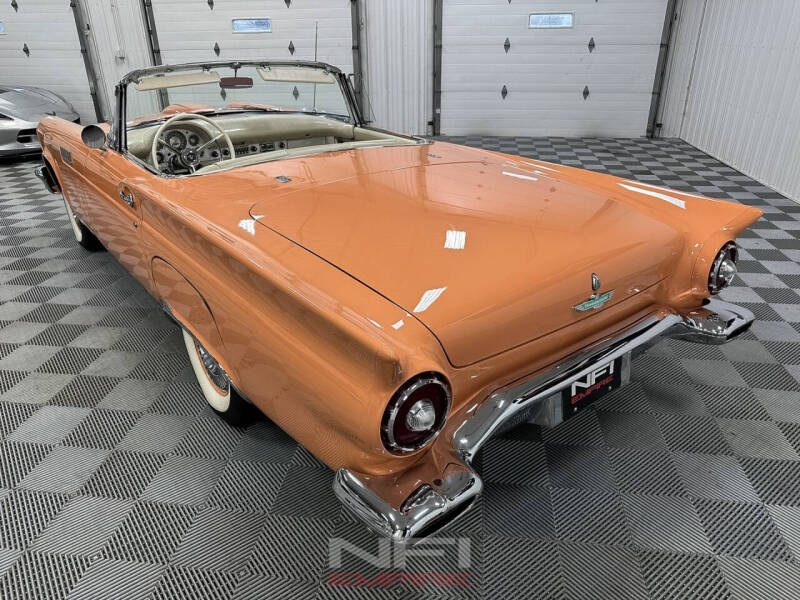 1957 Ford Thunderbird