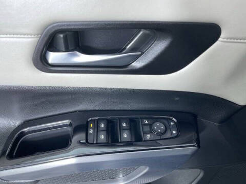 2022 Nissan Pathfinder SL