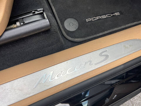 2017 Porsche Macan S