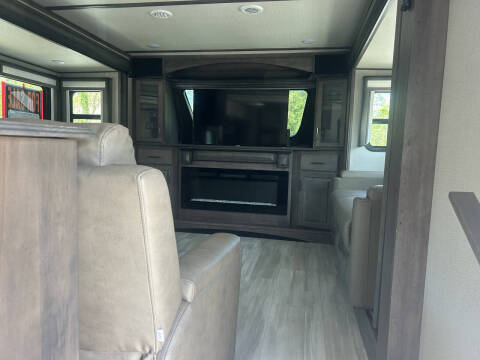 2022 Grand Design RV Solitude 38ft