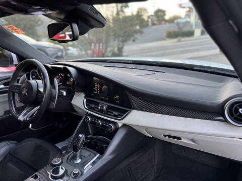 2018 Alfa Romeo Giulia Quadrifoglio