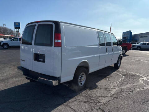 2025 Chevrolet Express 3500