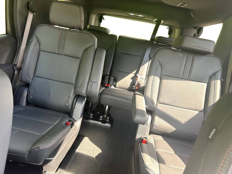 2025 Chevrolet Tahoe RST