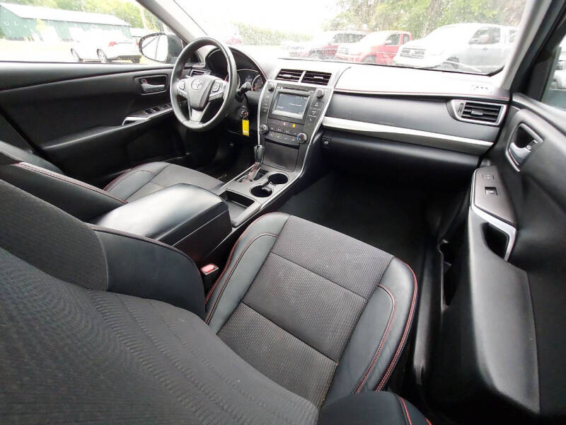 2017 Toyota Camry SE