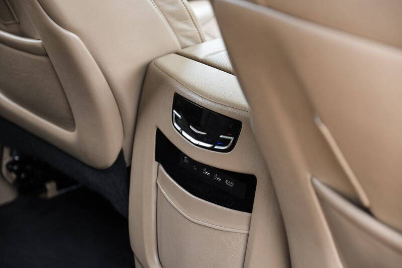 2019 Cadillac Escalade Platinum