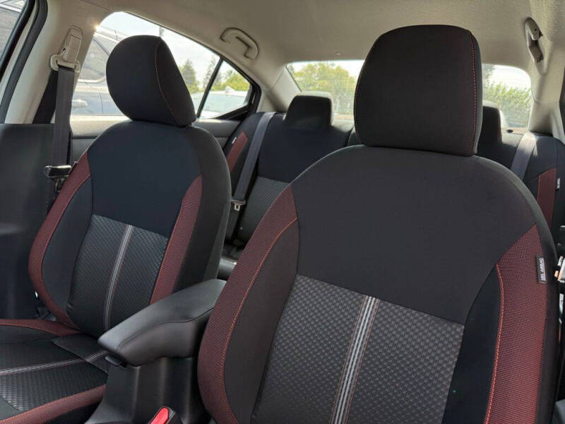 2025 Nissan Versa SR