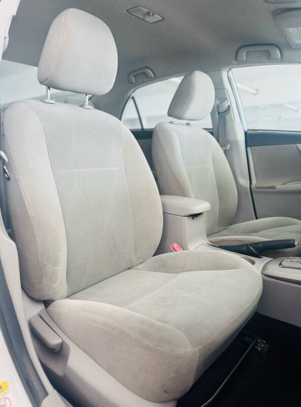 2012 Toyota Corolla LE