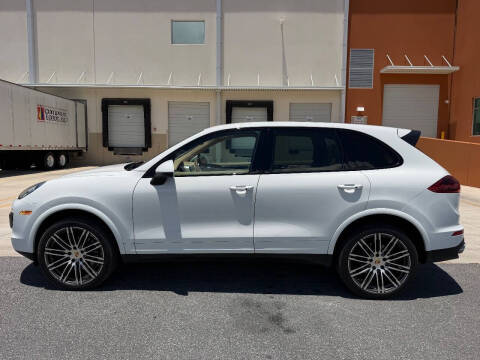 2017 Porsche Cayenne Platinum Edition