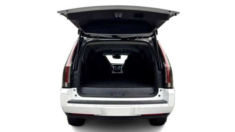 2016 Cadillac Escalade Standard