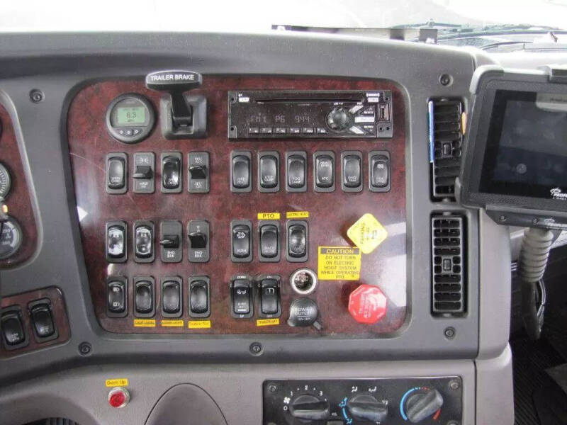 2019 Freightliner 114 SD