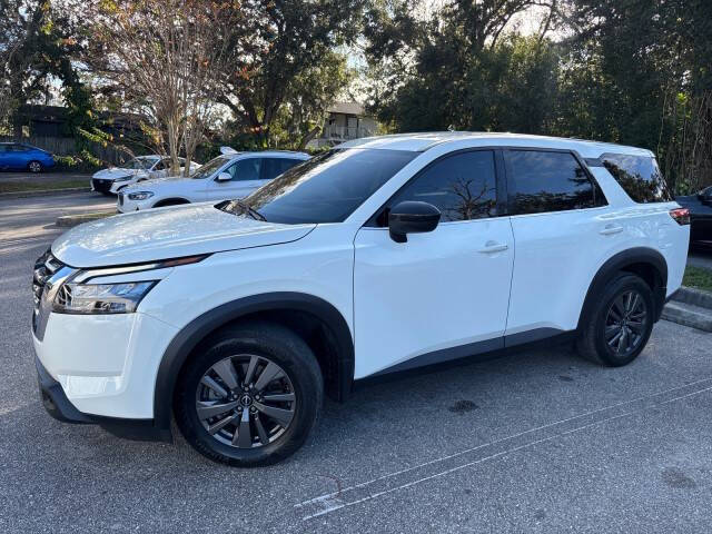 2024 Nissan Pathfinder S