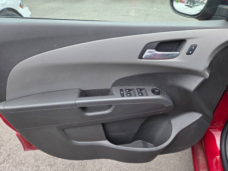 2016 Chevrolet Sonic LT Auto