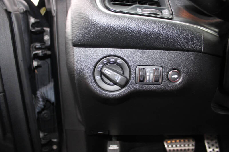 2015 Dodge Challenger SXT Plus