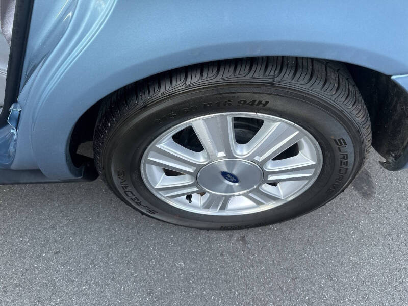 2005 Ford Taurus SEL