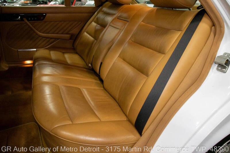 1991 Mercedes-Benz 560-Class 560 SEL