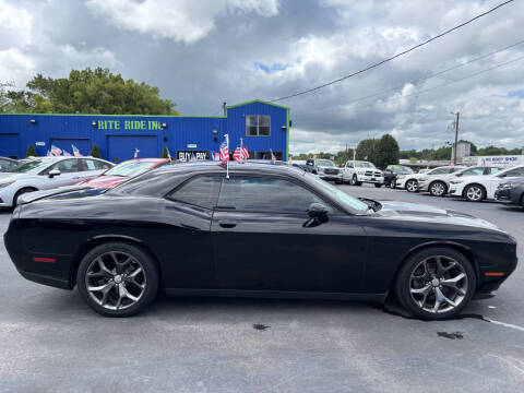 2015 Dodge Challenger SXT Plus