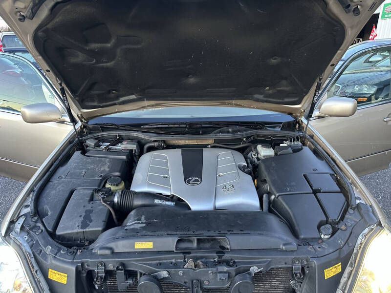 2004 Lexus LS 430