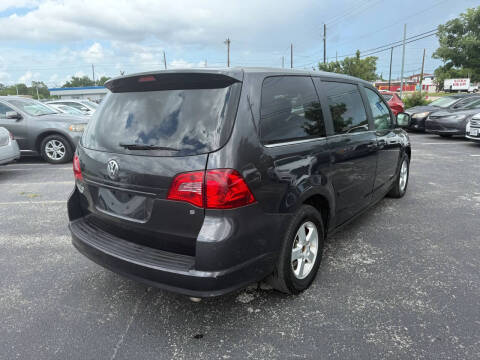 2012 Volkswagen Routan S