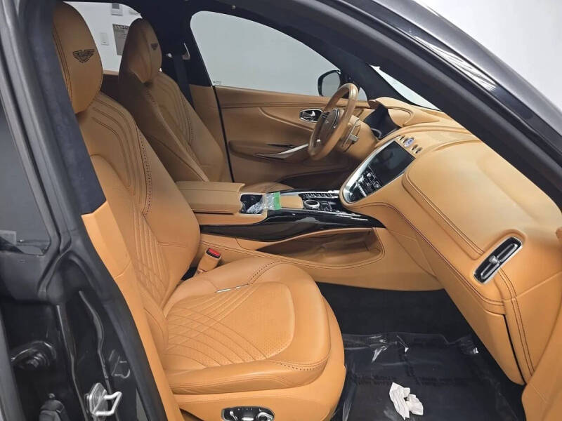 2021 Aston Martin DBX
