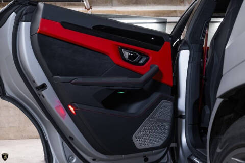 2023 Lamborghini Urus S