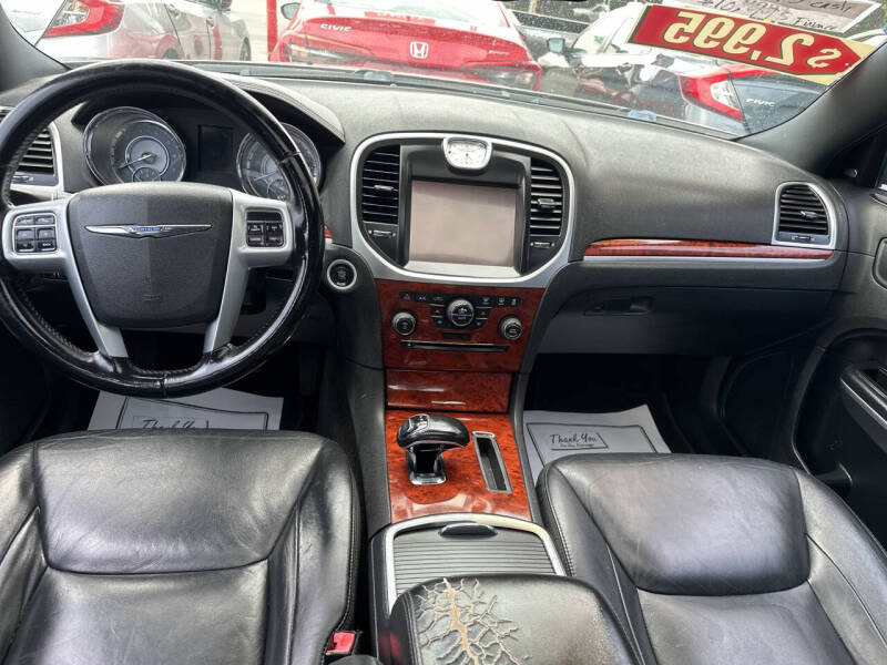 2012 Chrysler 300 Limited