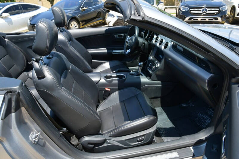 2022 Ford Mustang EcoBoost Premium