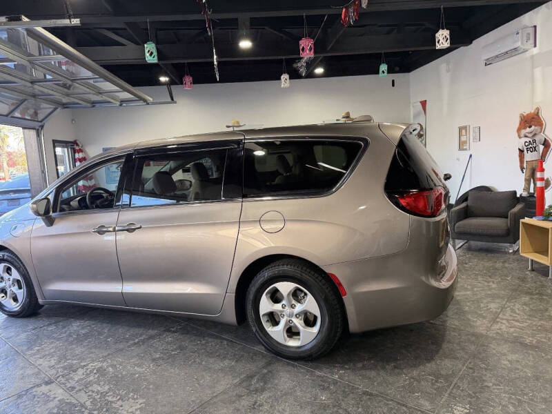 2018 Chrysler Pacifica Hybrid Touring Plus