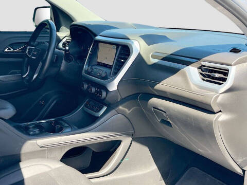 2022 GMC Acadia SLT
