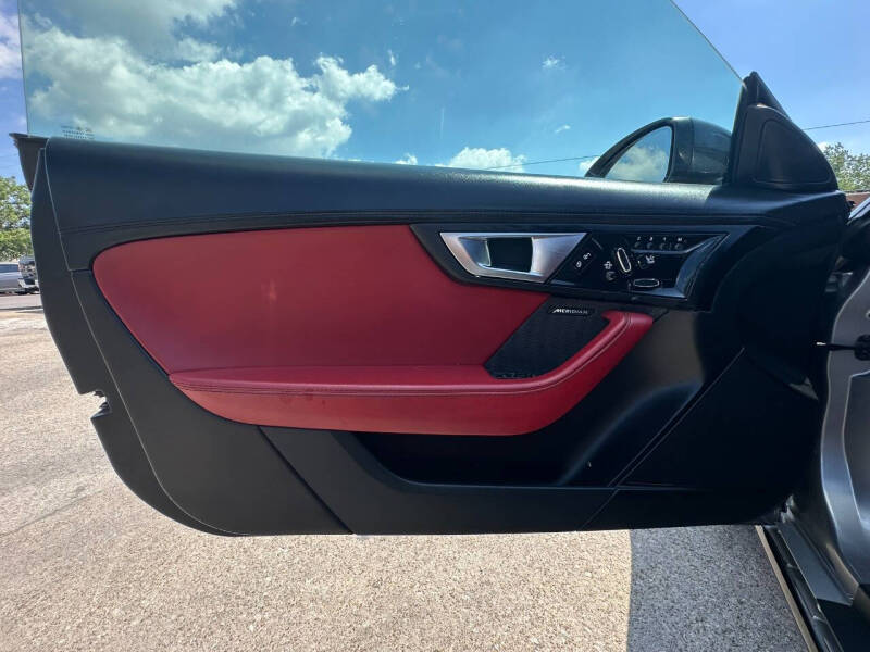 2014 Jaguar F-TYPE V8 S