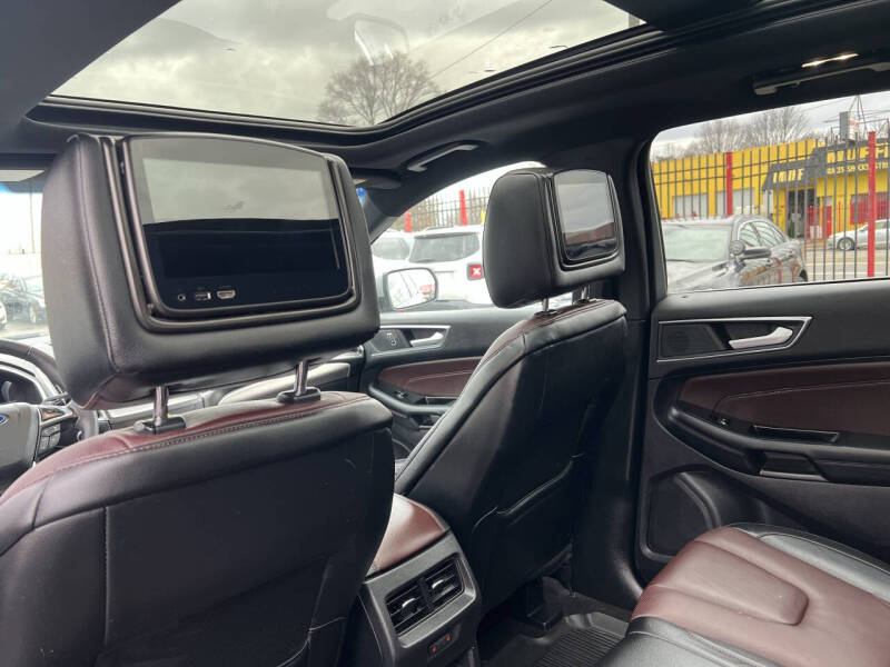 2020 Ford Edge Titanium