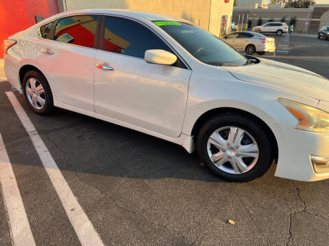 2015 Nissan Altima for sale at 626 Autos in Van Nuys CA