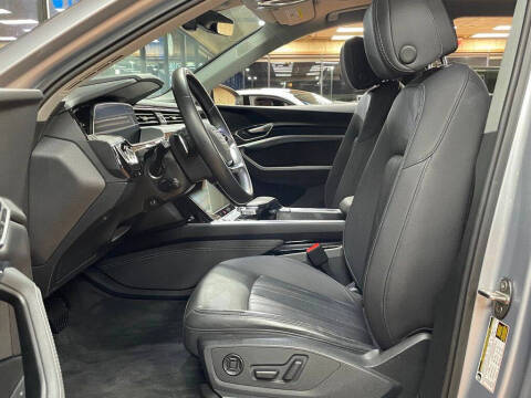 2022 Audi e-tron quattro Premium Plus