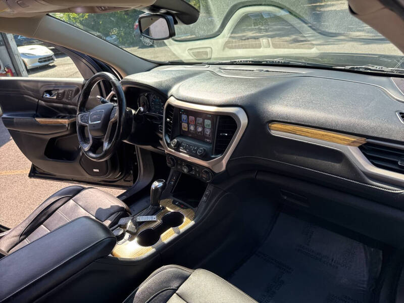 2019 GMC Acadia Denali