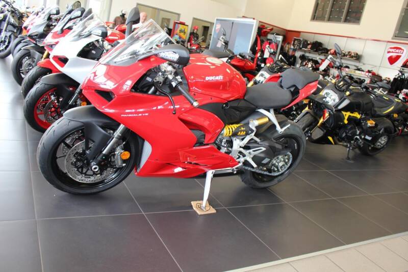 2024 Ducati Panigale V2 for sale at Peninsula Motor Vehicle Group in Oakville NY
