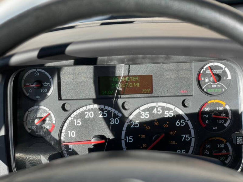 2018 Freightliner M2 106