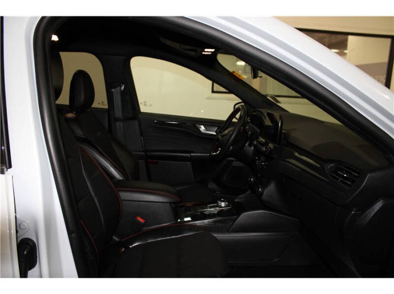 2025 Ford Escape ST-Line Select