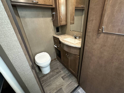 2019 Winnebago Outlook