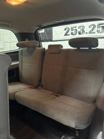 2013 Toyota Sequoia SR5