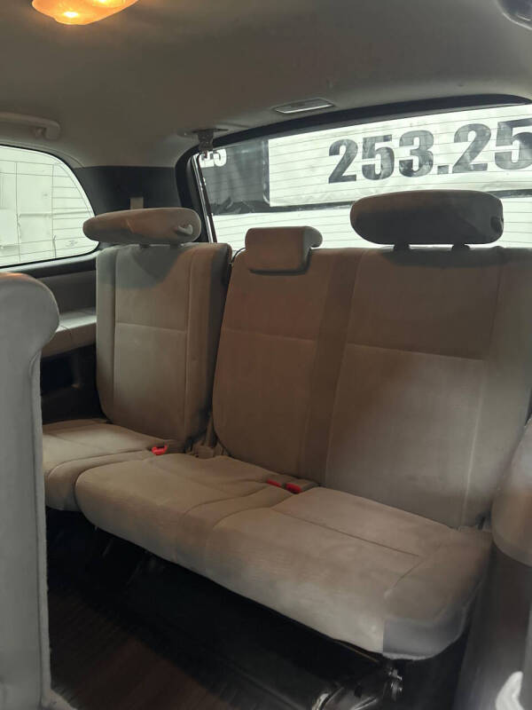 2013 Toyota Sequoia SR5