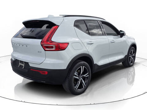 2026 Volvo XC40 B4 Core