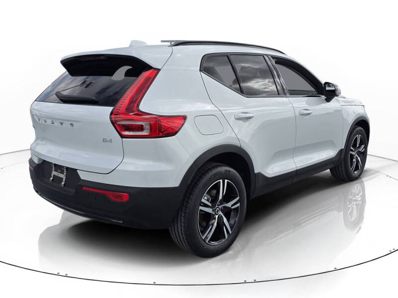 2026 Volvo XC40 B4 Core