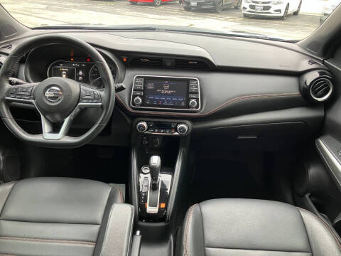 2020 Nissan Kicks SR