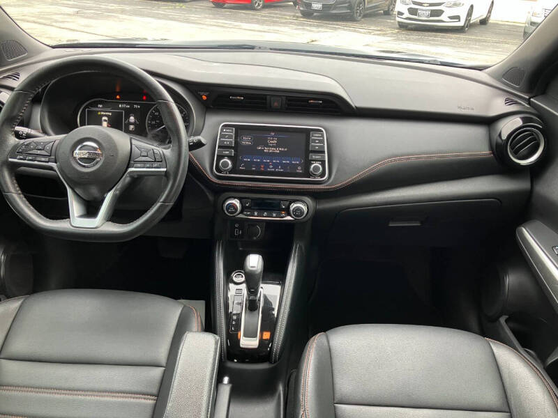 2020 Nissan Kicks SR